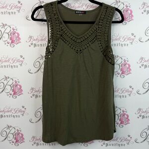 Devoted tank top crochet pattern boho green Olive Crochet Detail Tank Top
